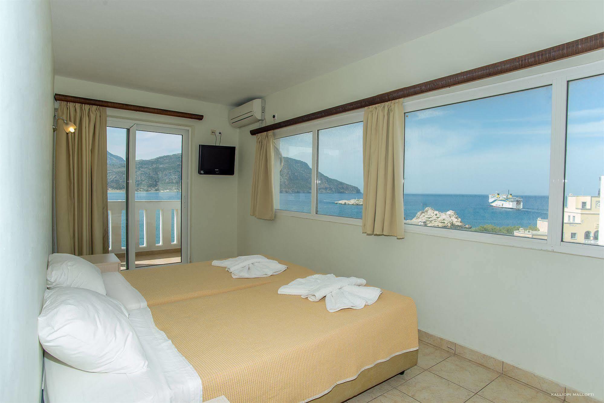 Sunrise Hotel Karpathos Exteriör bild
